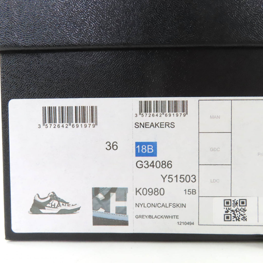 Pristine CHANEL Low cut sneakers Logo design black leather 36 G34086