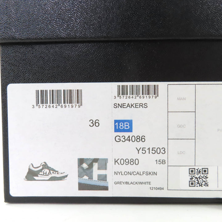 Pristine CHANEL Low cut sneakers Logo design black leather 36 G34086