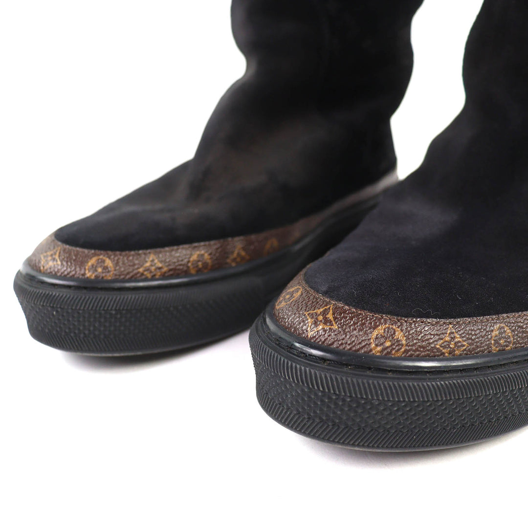 Great LOUIS VUITTON Knee-high boots Snowball Line Monogrammed shearling 38.5