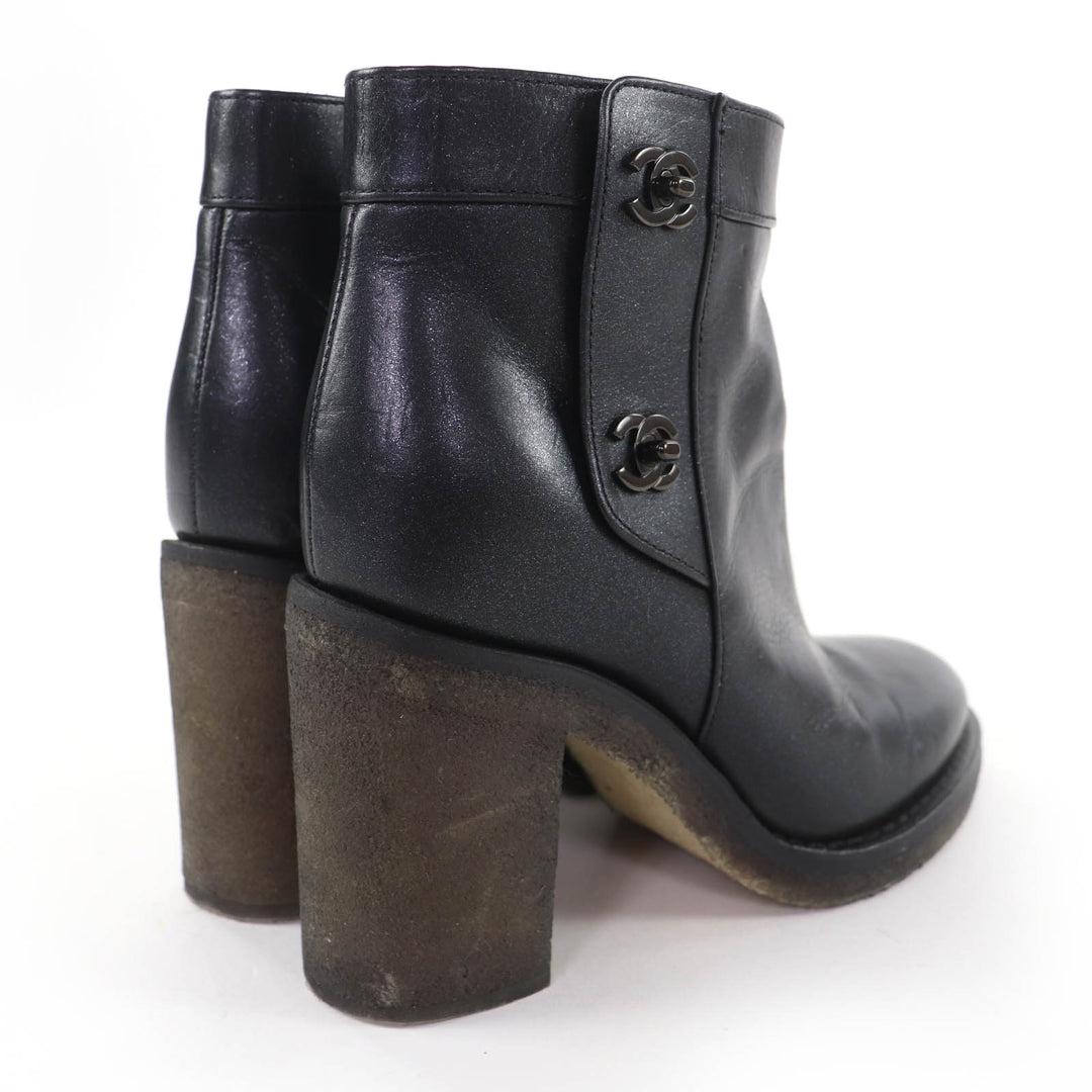 Great CHANEL short boots Double COCO Mark turn lock lamé leather black 36 G31285