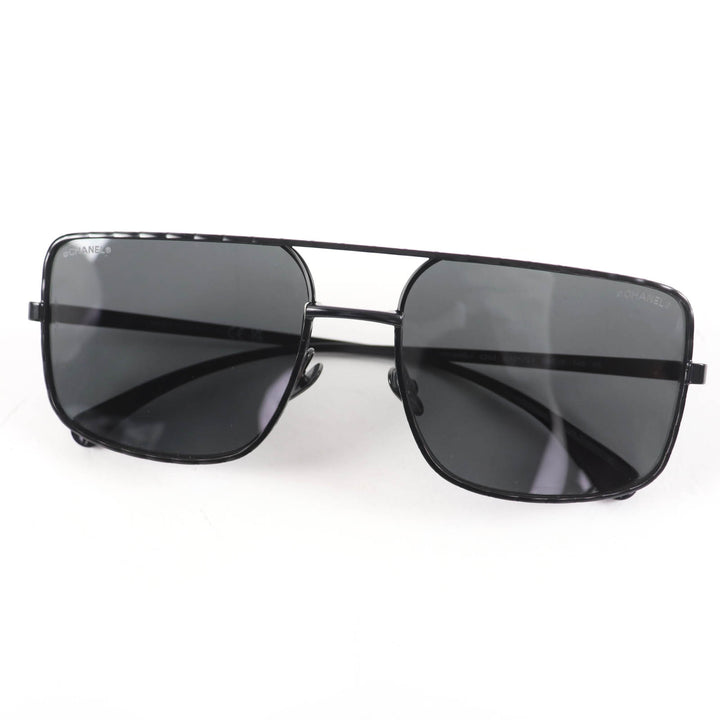 Pristine CHANEL Pilot Sunglasses Logo Matelassé Double Bridge black Women 4294
