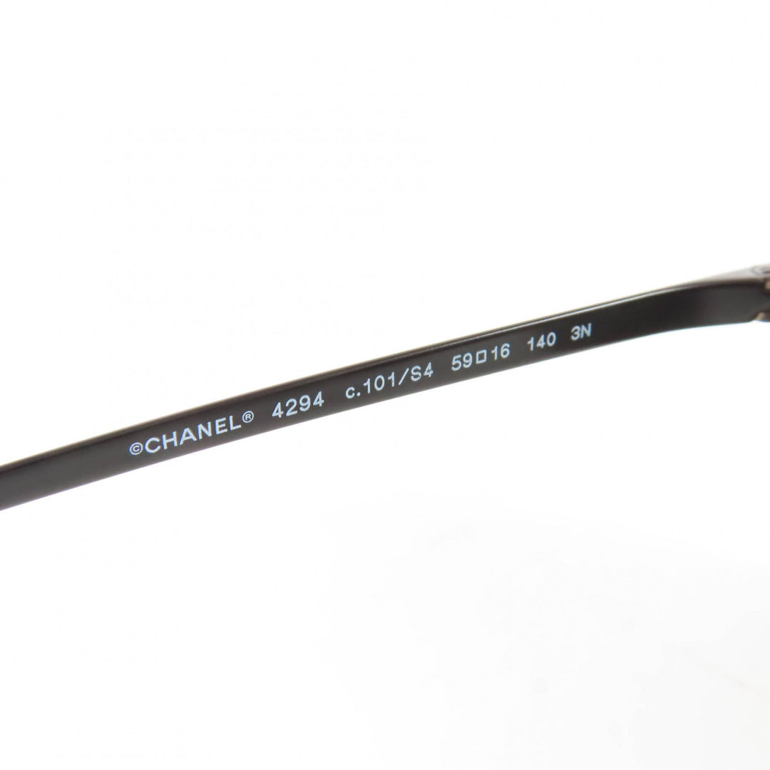 Pristine CHANEL Pilot Sunglasses Logo Matelassé Double Bridge black Women 4294