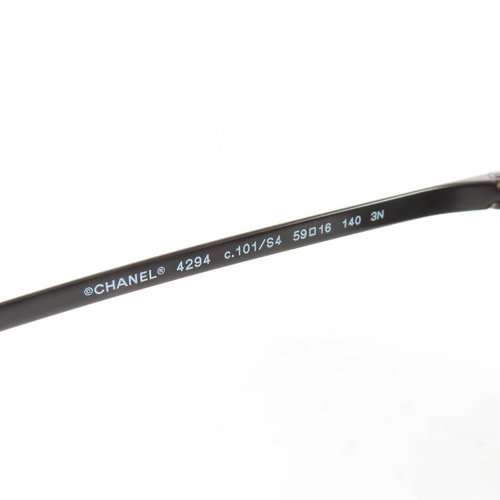Pristine CHANEL Pilot Sunglasses Logo Matelassé Double Bridge black Women 4294