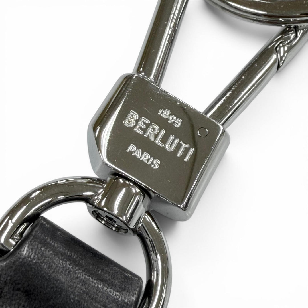 Great BERLUTI key ring Silver scritto leather mens