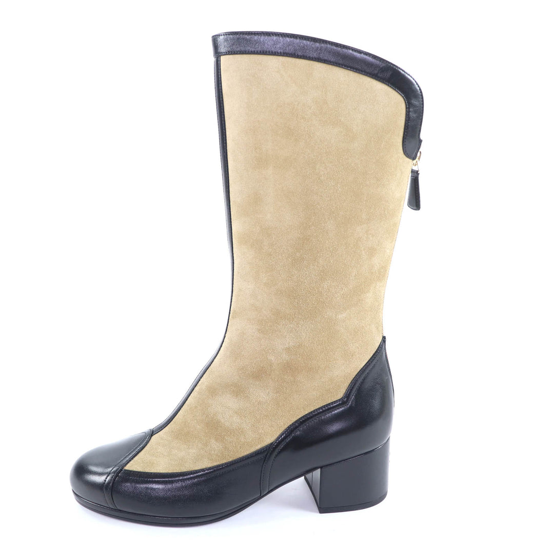 Pristine CHANEL Knee-high boots beige Suede leather Women 38 25A G46591