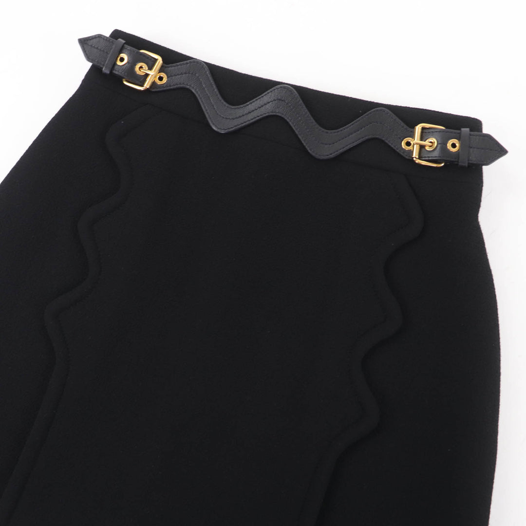 Pristine LOUIS VUITTON Mini skirt Leather belt with scalloped detail black 34