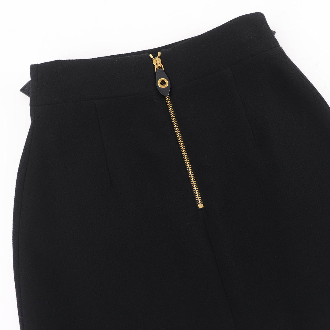 Pristine LOUIS VUITTON Mini skirt Leather belt with scalloped detail black 34