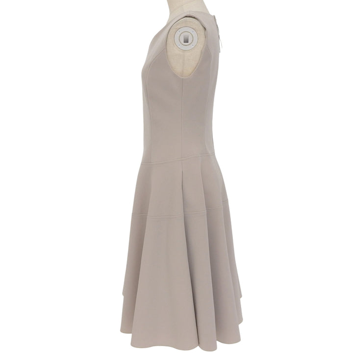 Excellent FOXEY NEW YORK one piece V-neck sleeveless flared dress beige 38 41011