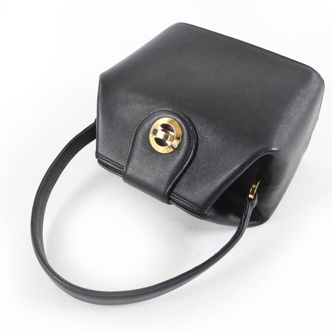 Great GIVENCHY Handbag Turnlock Leather Vanity Bag black leather Women