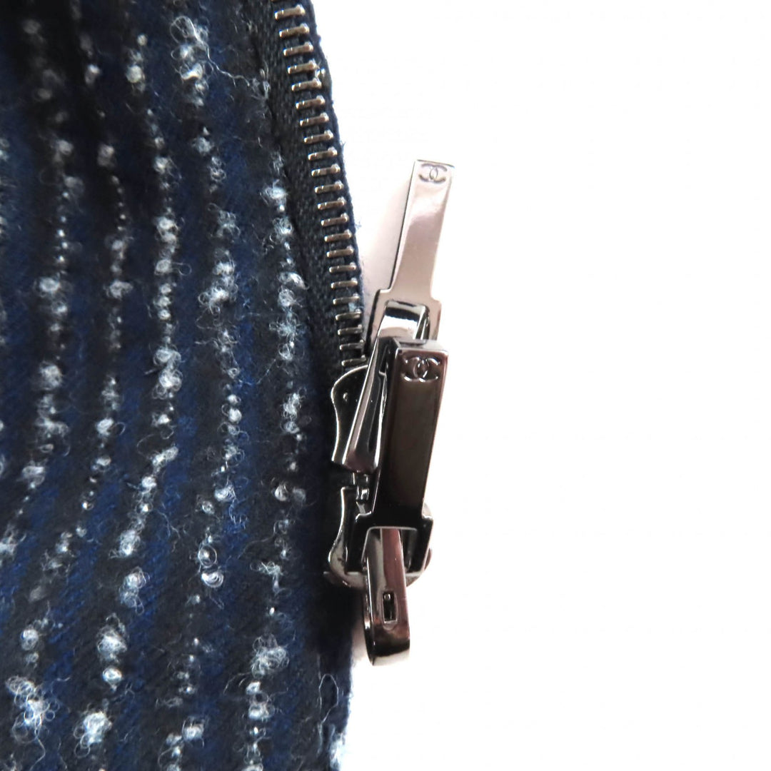Excellent CHANEL Runway-style COCO Button Tweed Coat Navy wool Women 34 P73110