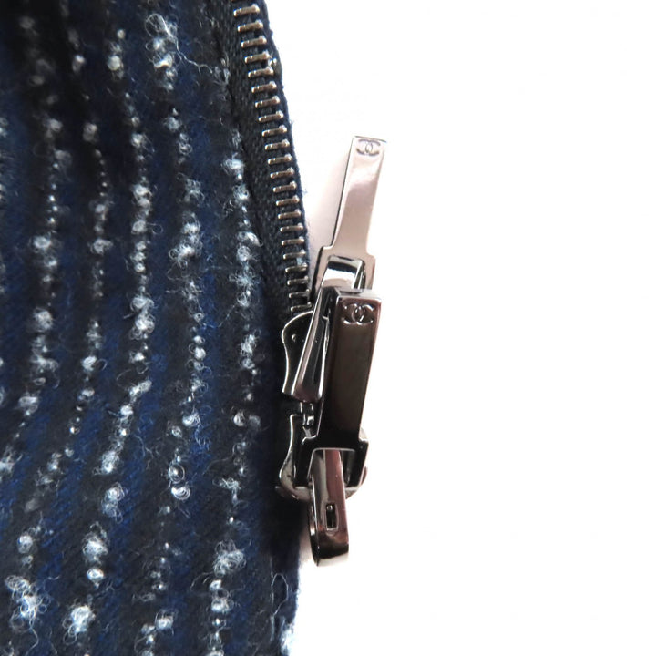 Excellent CHANEL Runway-style COCO Button Tweed Coat Navy wool Women 34 P73110