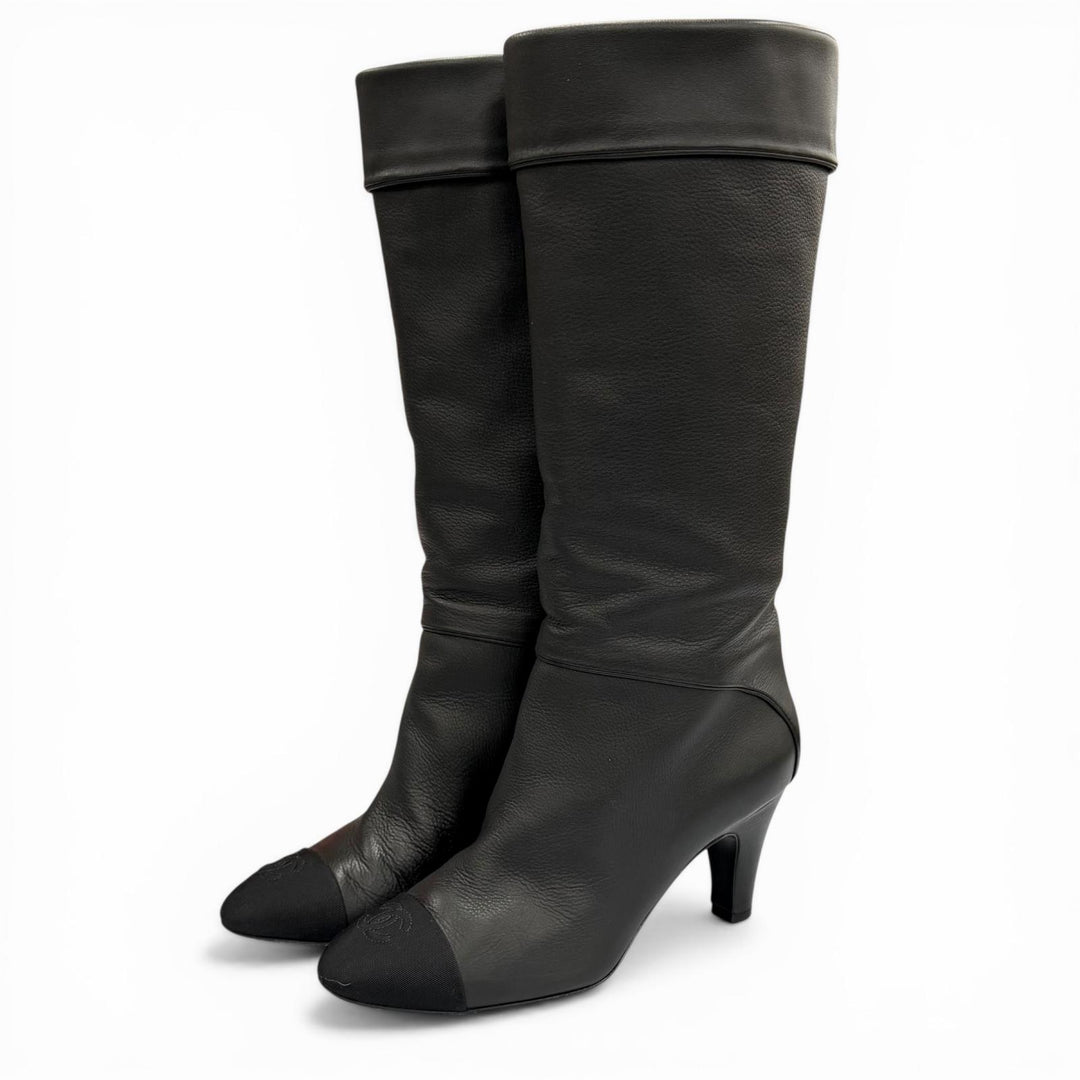Great CHANEL Knee-high boots black leather Women 36.5 G36438