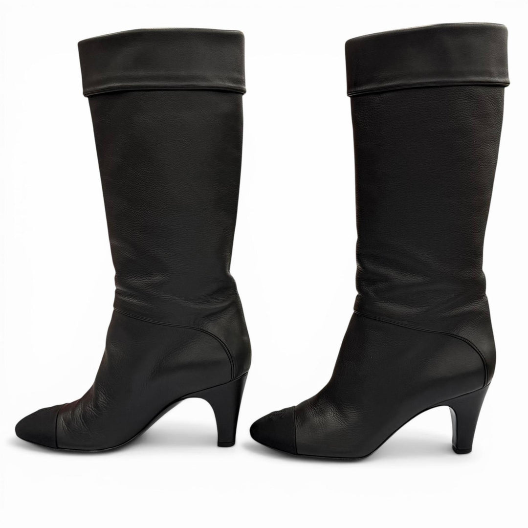 Great CHANEL Knee-high boots black leather Women 36.5 G36438