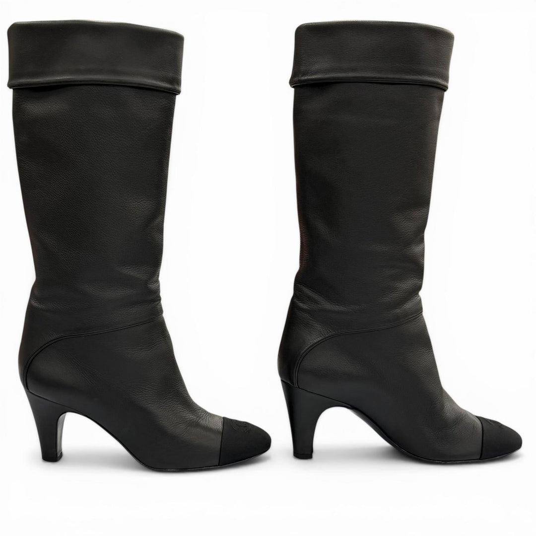 Great CHANEL Knee-high boots black leather Women 36.5 G36438