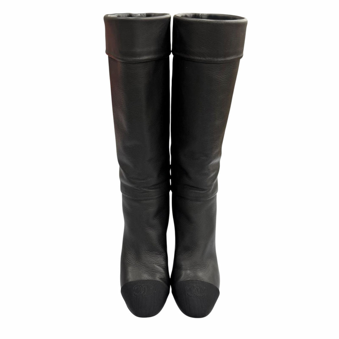 Great CHANEL Knee-high boots black leather Women 36.5 G36438