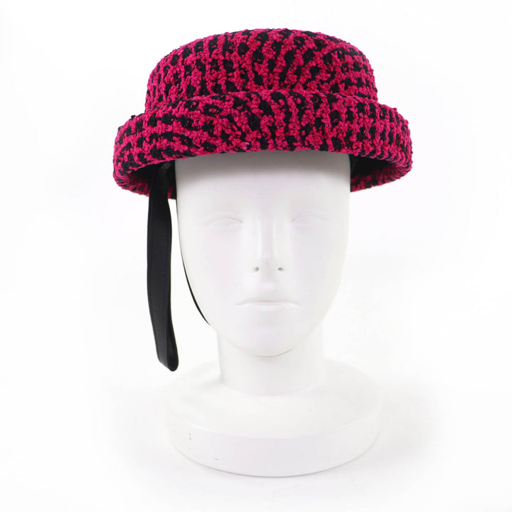 Excellent CHANEL hat Leather accents and tweed pink Women M 16K
