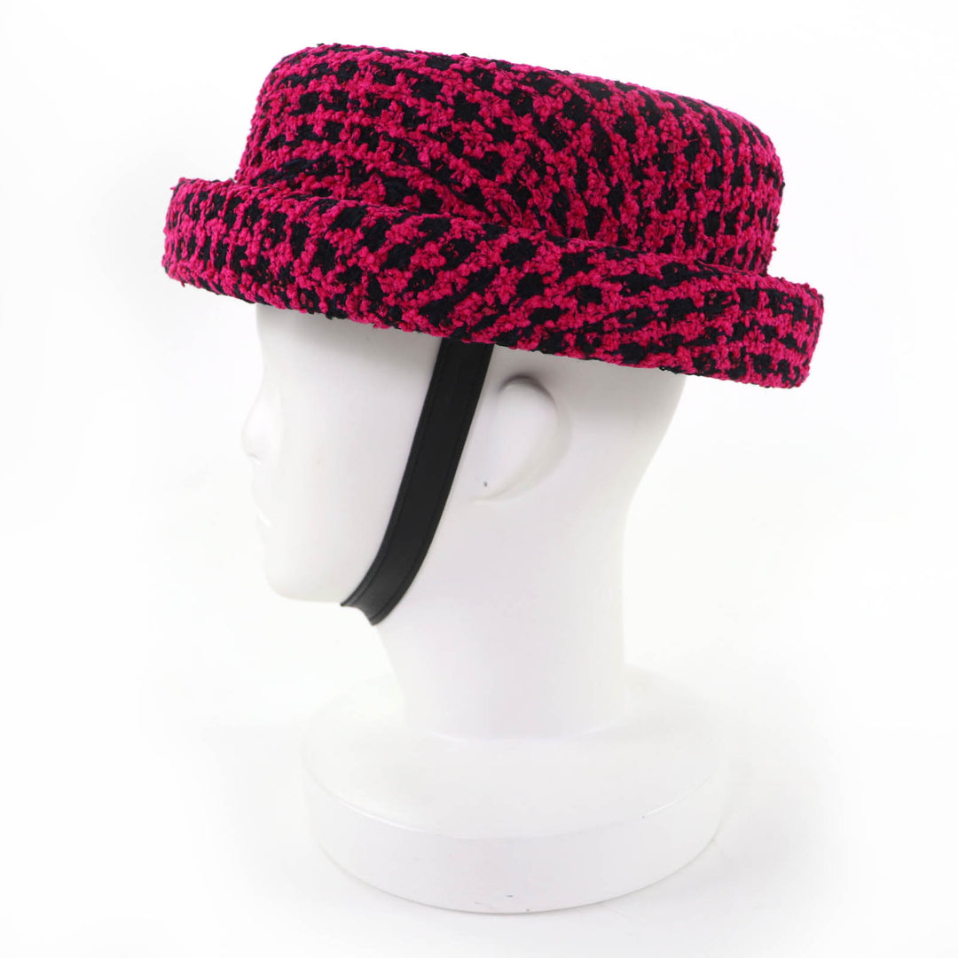 Excellent CHANEL hat Leather accents and tweed pink Women M 16K