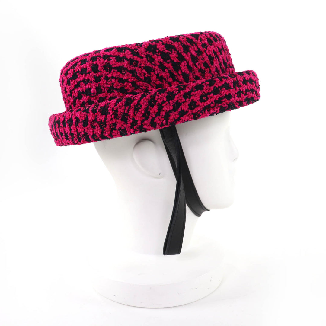 Excellent CHANEL hat Leather accents and tweed pink Women M 16K