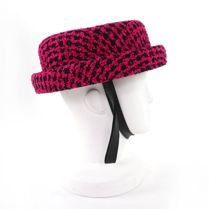 Excellent CHANEL hat Leather accents and tweed pink Women M 16K