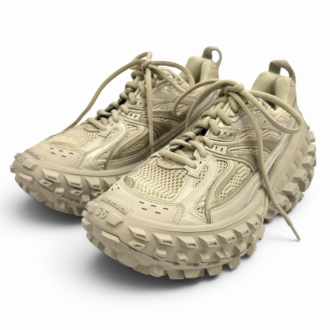 Great BALENCIAGA sneakers Bouncer Logo-emblazoned mesh lace-up shoes 24 685611