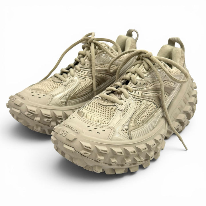 Great BALENCIAGA sneakers Bouncer Logo-emblazoned mesh lace-up shoes 24 685611