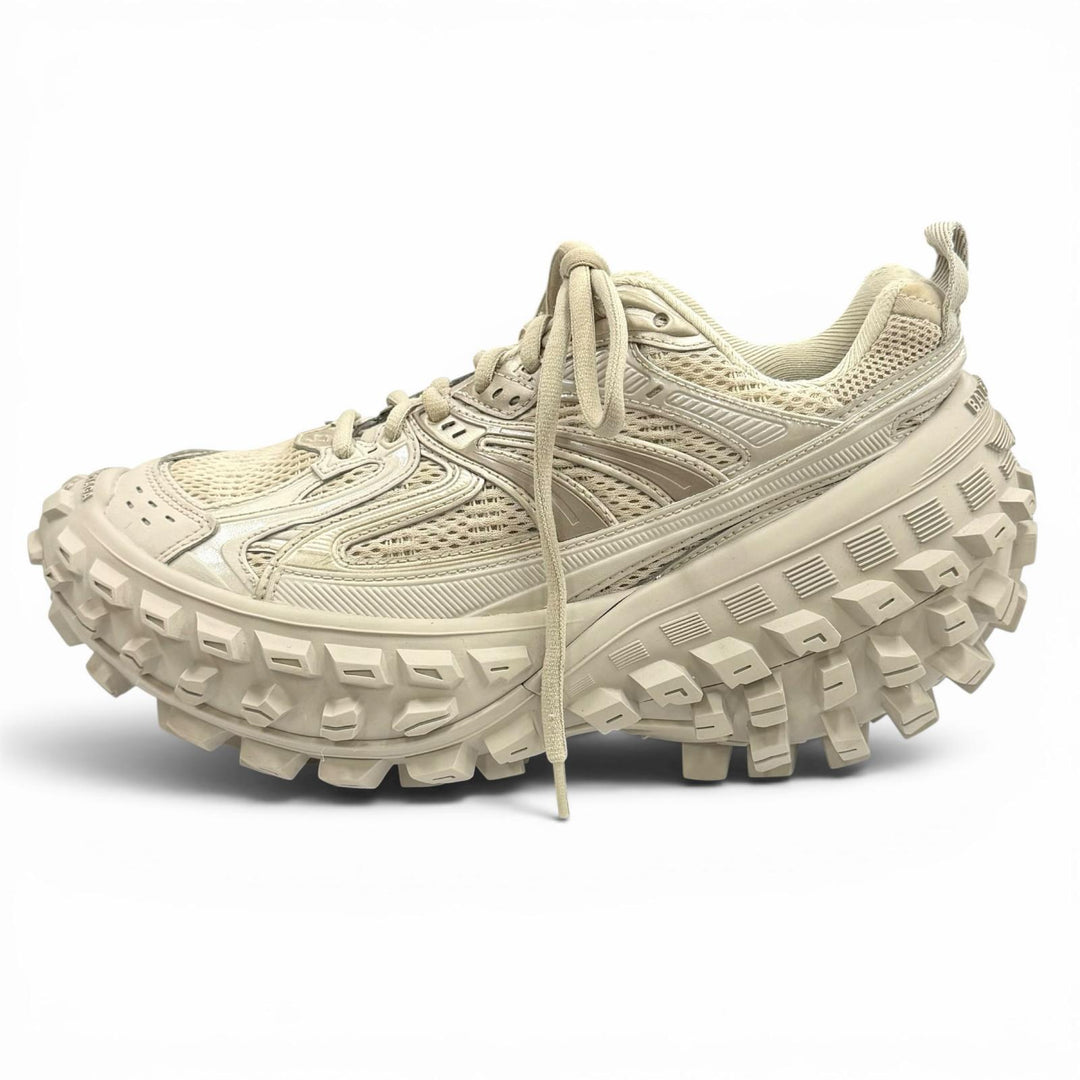Great BALENCIAGA sneakers Bouncer Logo-emblazoned mesh lace-up shoes 24 685611