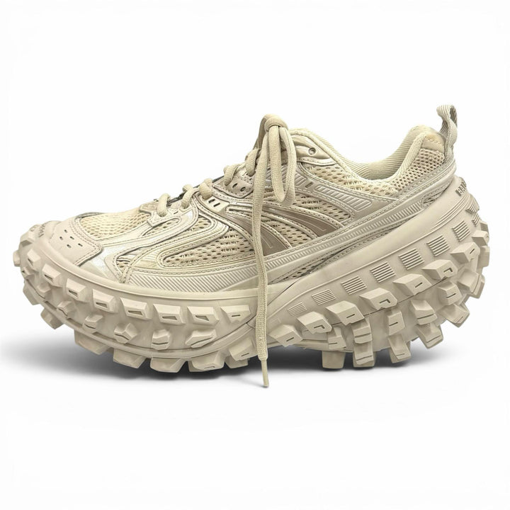 Great BALENCIAGA sneakers Bouncer Logo-emblazoned mesh lace-up shoes 24 685611