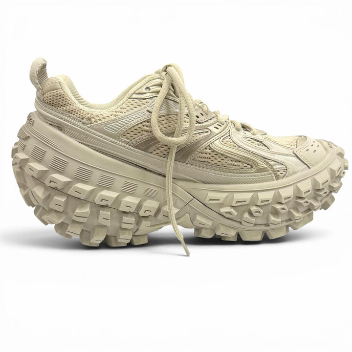 Great BALENCIAGA sneakers Bouncer Logo-emblazoned mesh lace-up shoes 24 685611