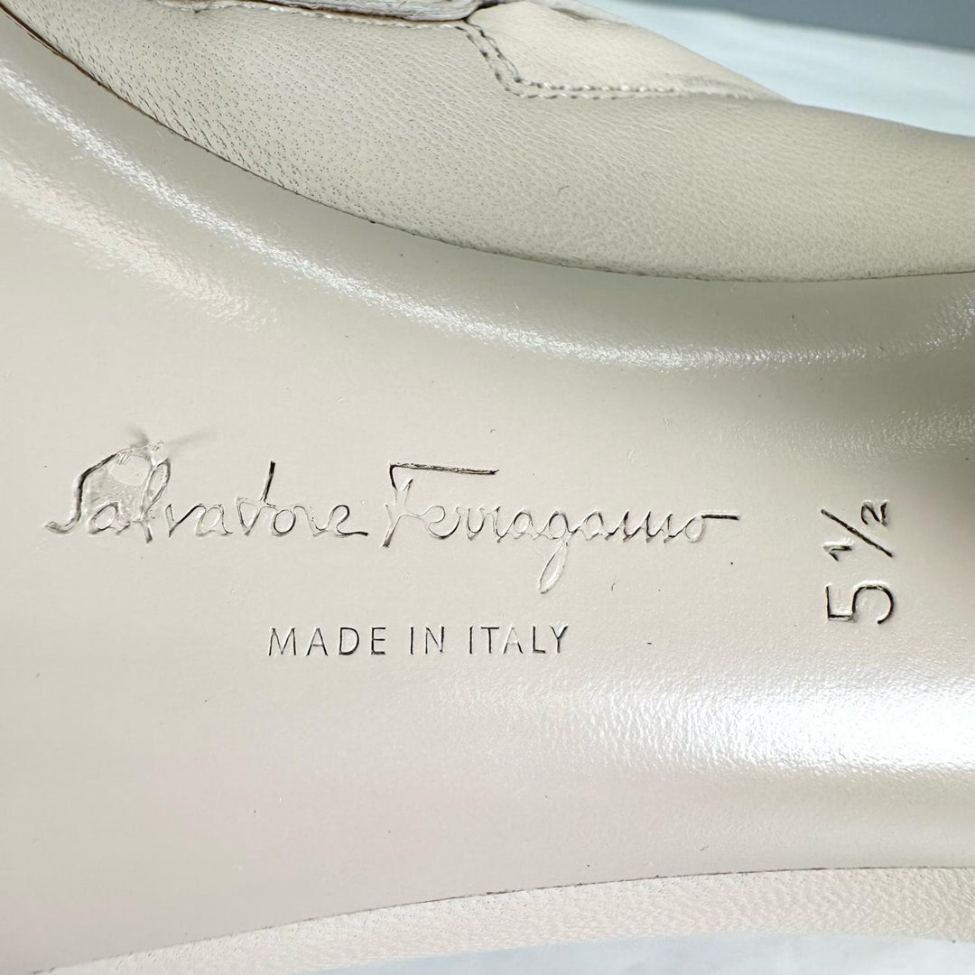 Excellent Salvatore Ferragamo short boots Gancini Side Zip beige Women 5.5