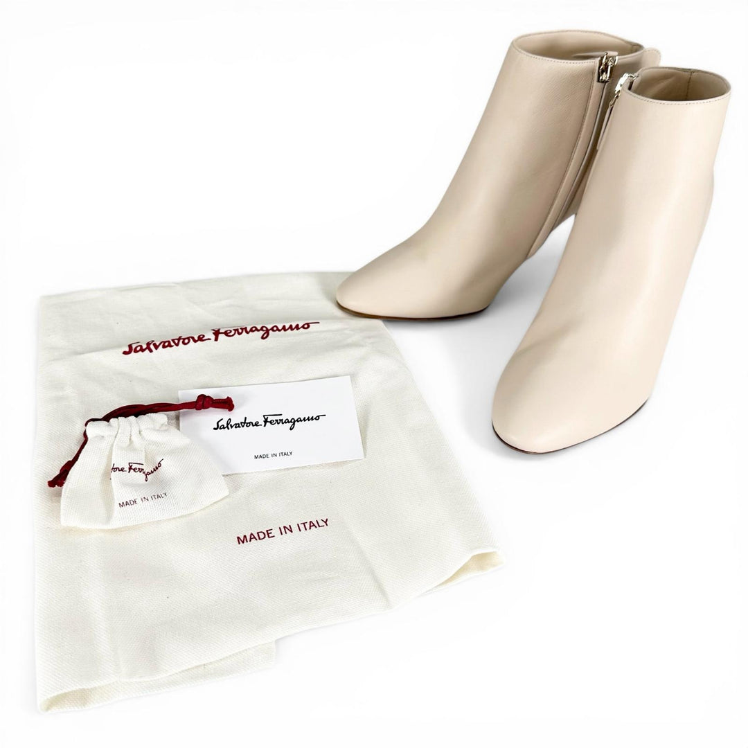 Excellent Salvatore Ferragamo short boots Gancini Side Zip beige Women 5.5