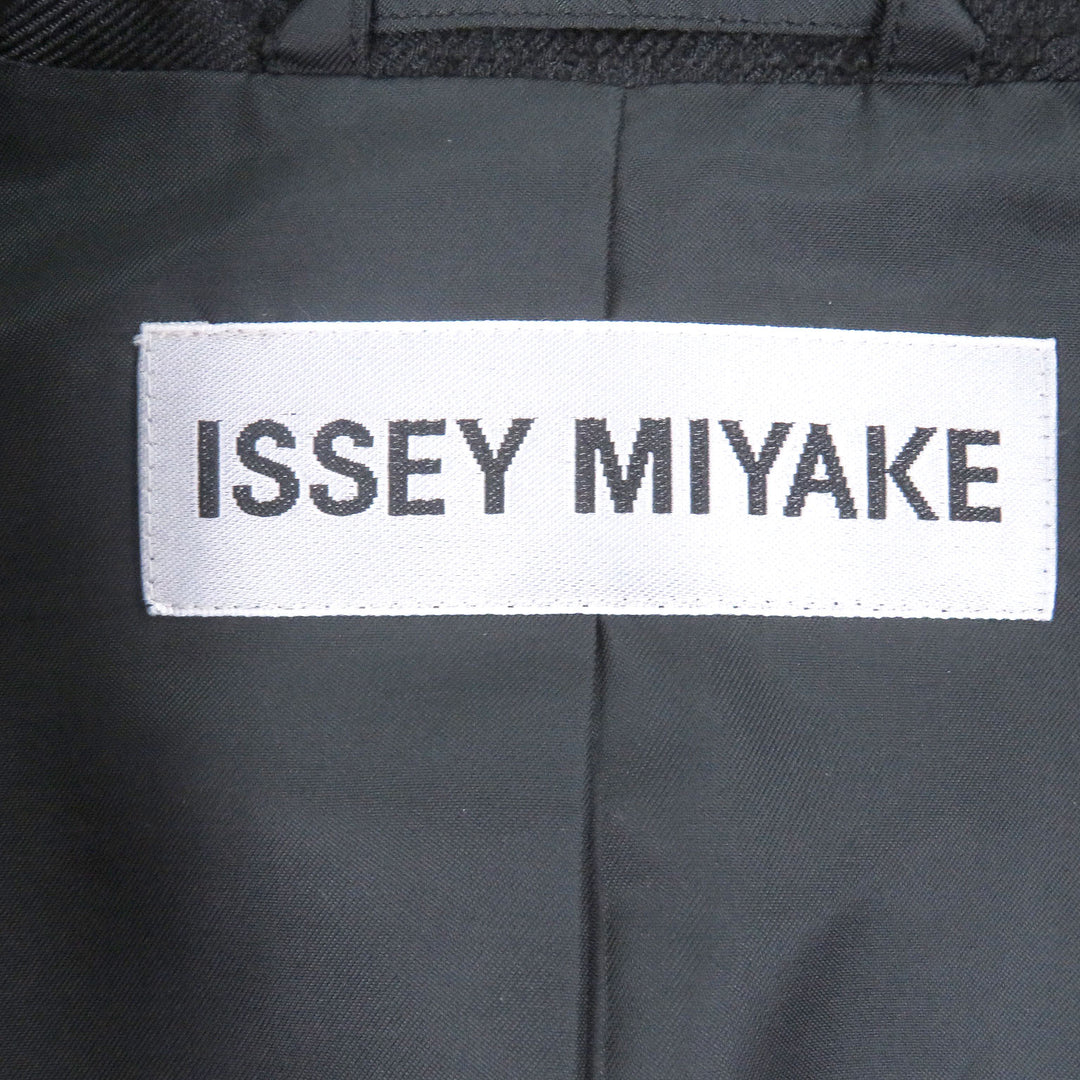 Excellent ISSEY MIYAKE Chester coat All-over pattern Single black