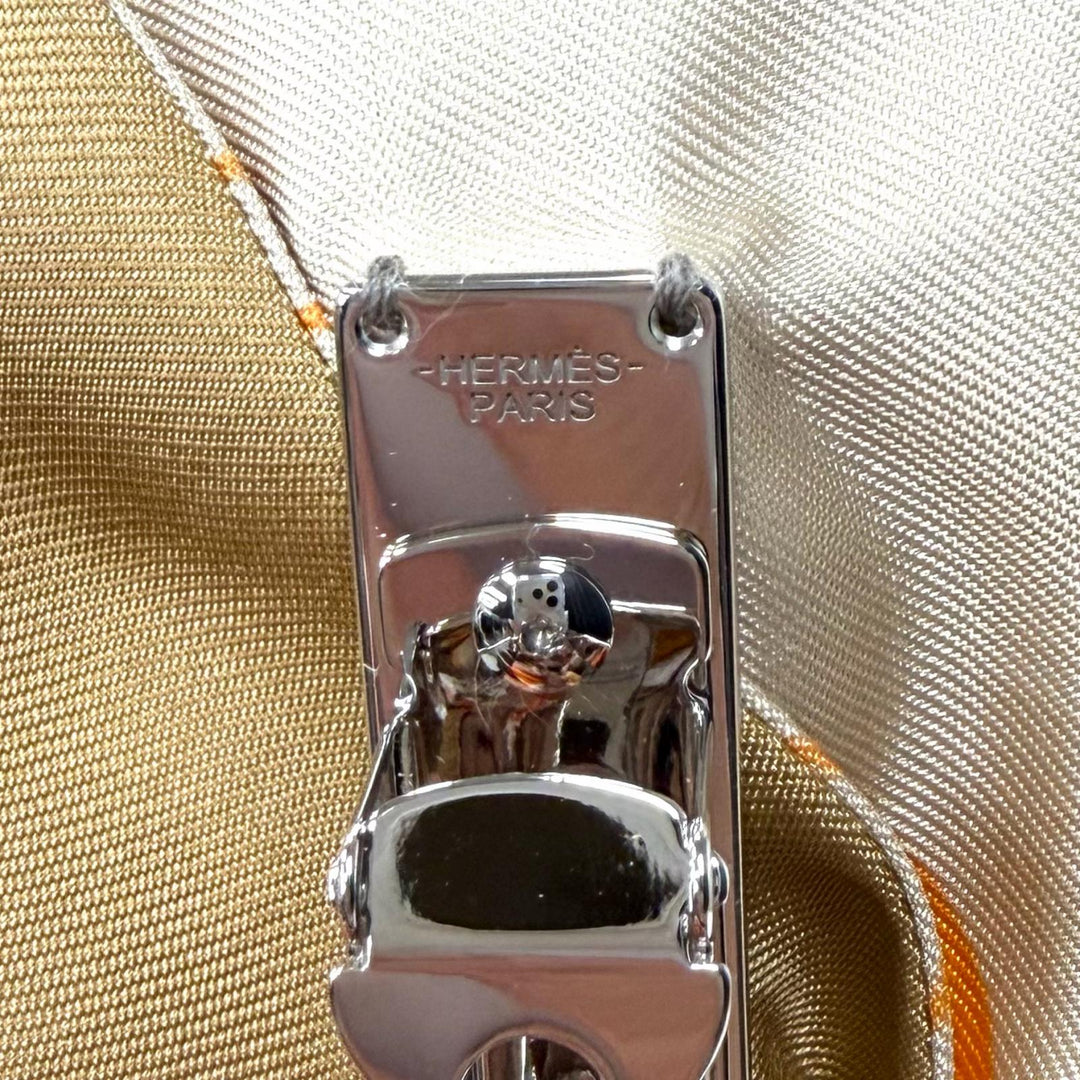 Pristine HERMES Valletta Grenelle Exlibris beige silk Women