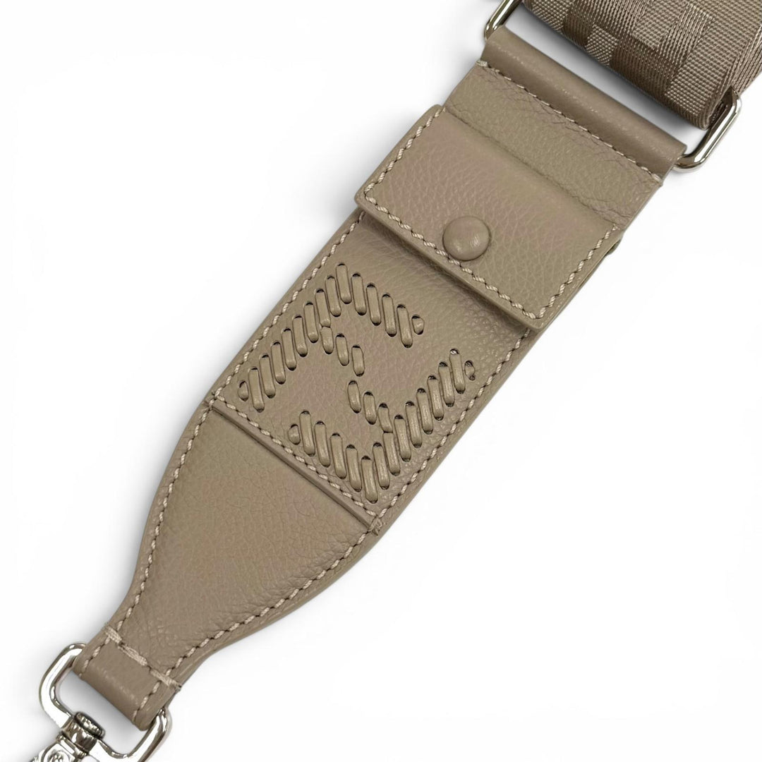 Excellent FENDI Shoulder strap Zucca Pattern leather with pockets Gurege