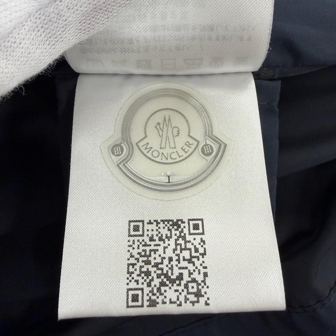 Great MONCLER Jacket ENET Logo patch and hood ZIP UP Navy Women 0 J10931A00087