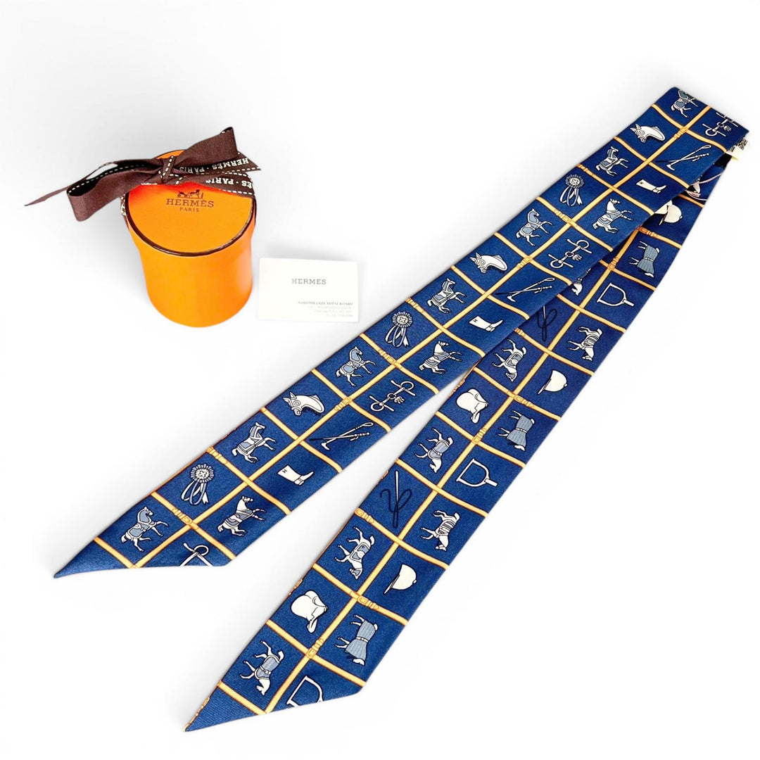 Pristine HERMES scarf Couvertures Nouvelles Twilly Navy silk Women