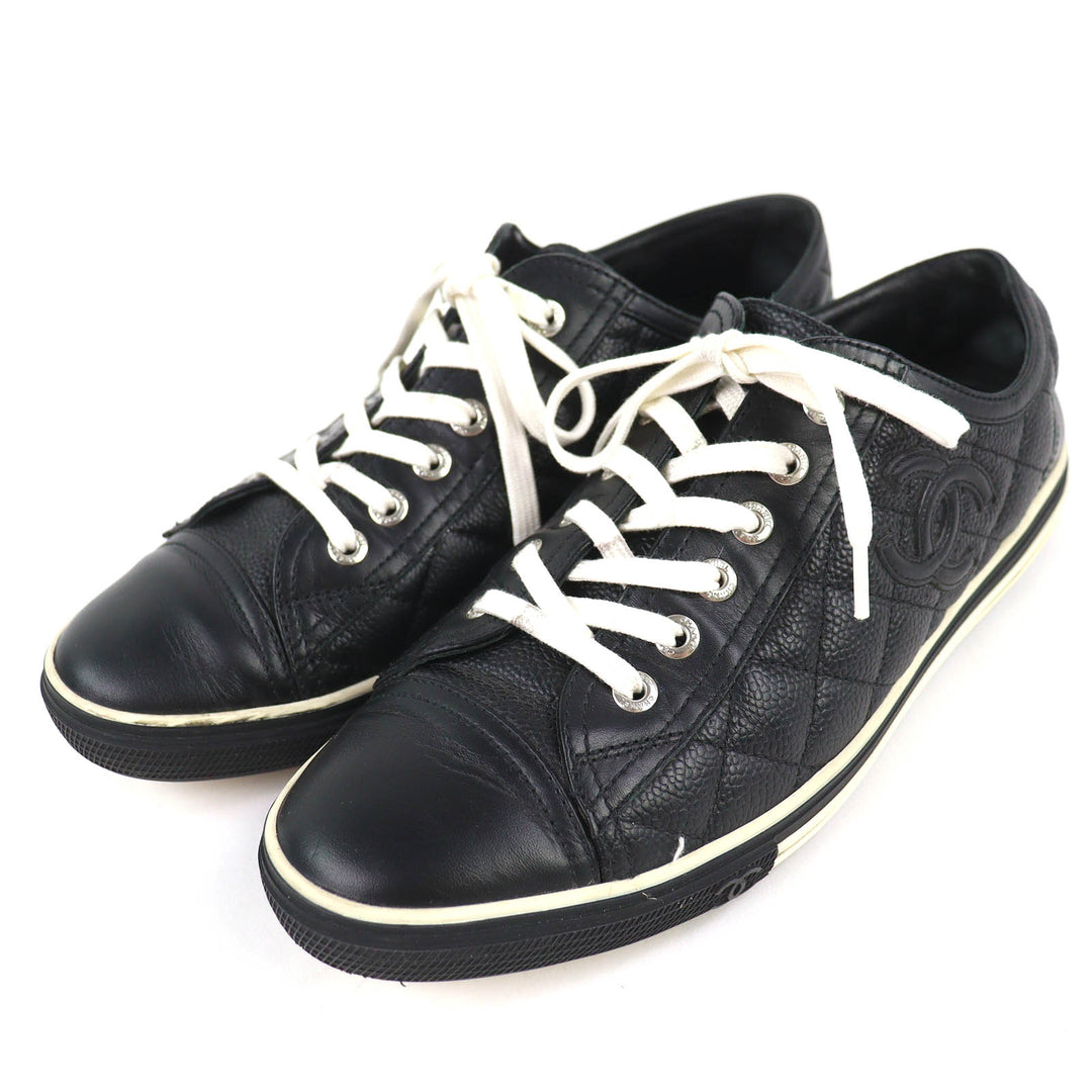 Great CHANEL Low cut sneakers COCO Mark Matelasse Quilting Caviar skin 38 G26563