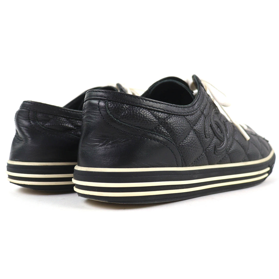 Great CHANEL Low cut sneakers COCO Mark Matelasse Quilting Caviar skin 38 G26563