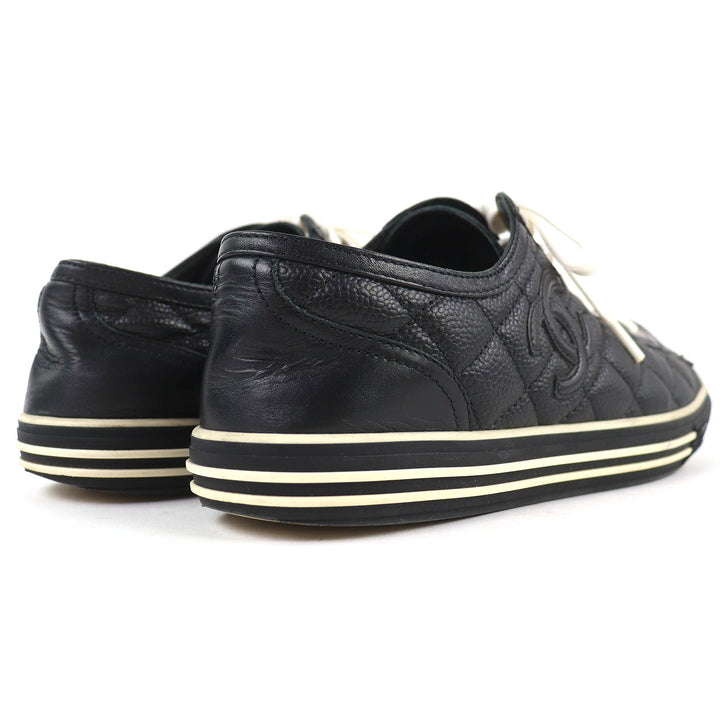 Great CHANEL Low cut sneakers COCO Mark Matelasse Quilting Caviar skin 38 G26563