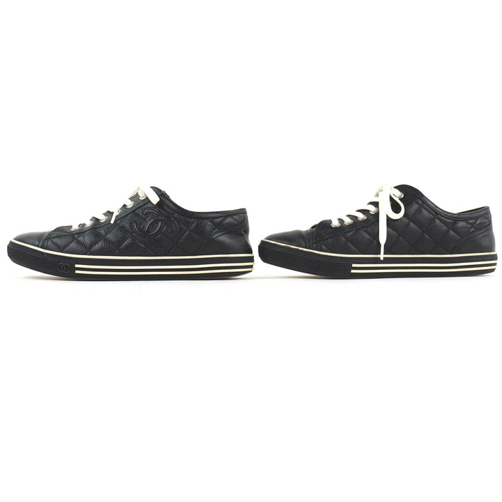 Great CHANEL Low cut sneakers COCO Mark Matelasse Quilting Caviar skin 38 G26563