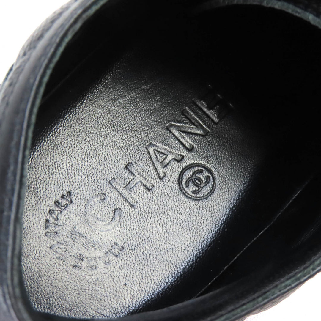 Great CHANEL Low cut sneakers COCO Mark Matelasse Quilting Caviar skin 38 G26563