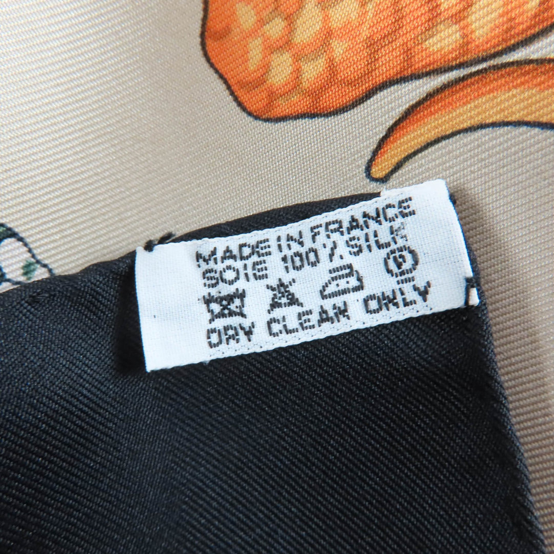 Pristine HERMES scarf LE TRIOMPHE DU PALADIN Style card included multicolor silk