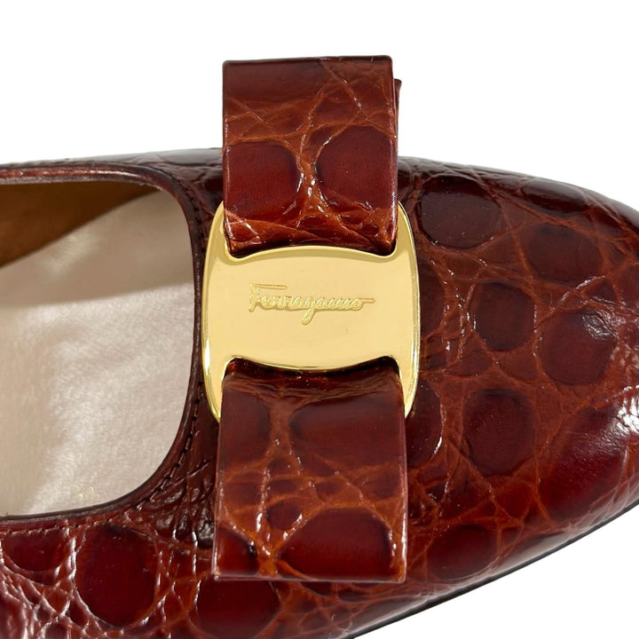 Pristine Salvatore Ferragamo pumps VARA Croco embossed Brown Women 7.5