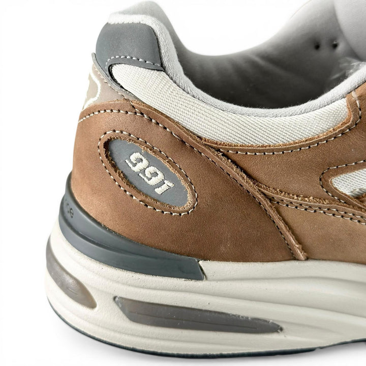 Pristine NEW BALANCE sneakers 991v2 Brown leather mens 7.5 U991TB2