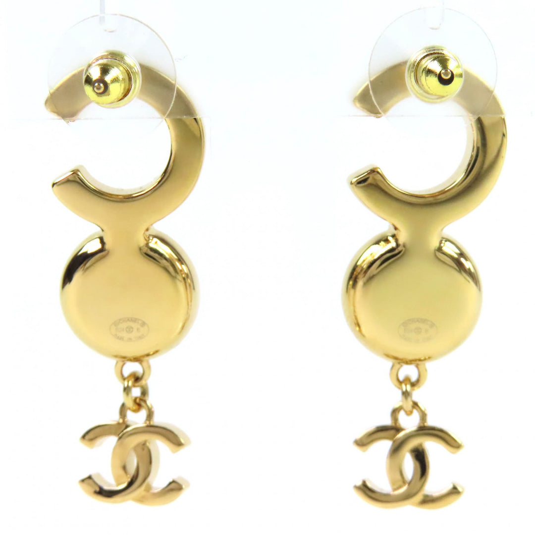 Excellent CHANEL Pierce COCO Mark COCO logo fake pearl gold Women ABE234