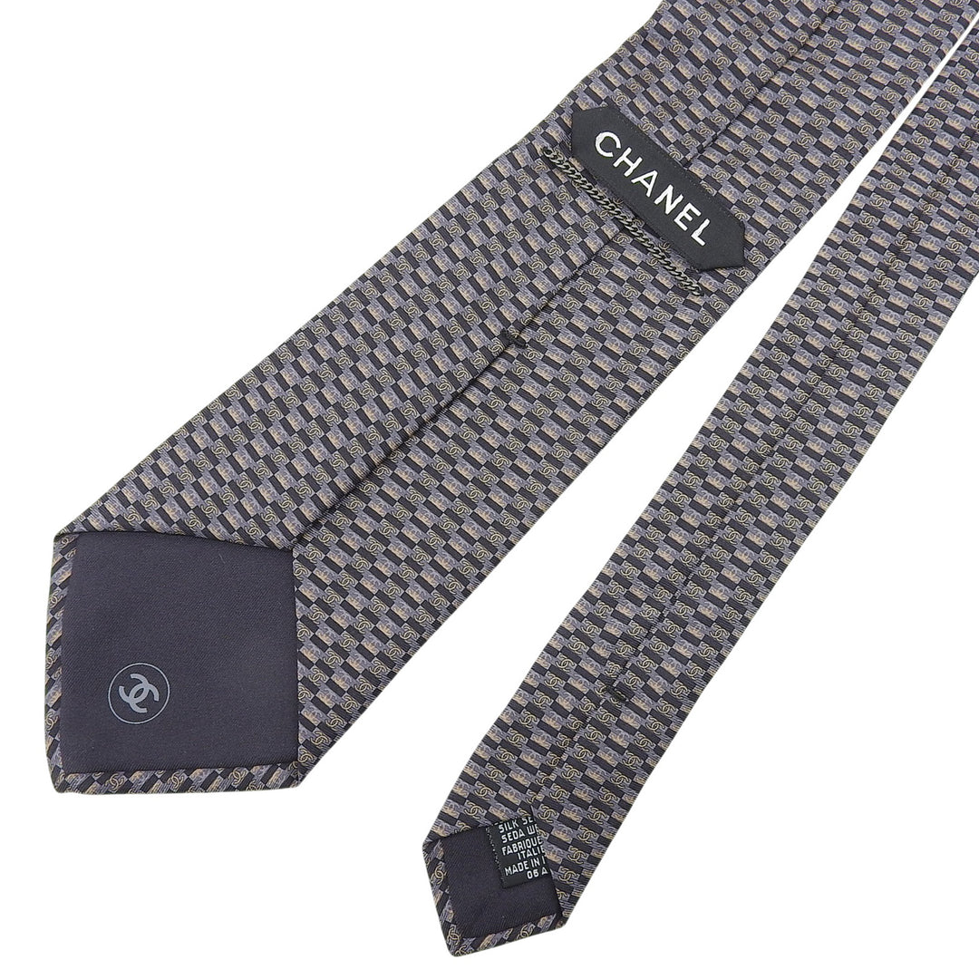 Pristine CHANEL tie COCO MarkPattern all-over print black silk mens