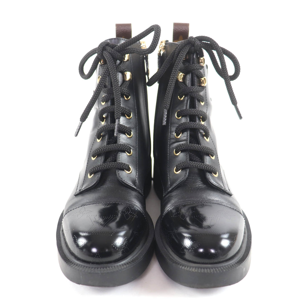 Great LOUIS VUITTON boots Citizen Line Monogram leather shoes with LV patch. 36