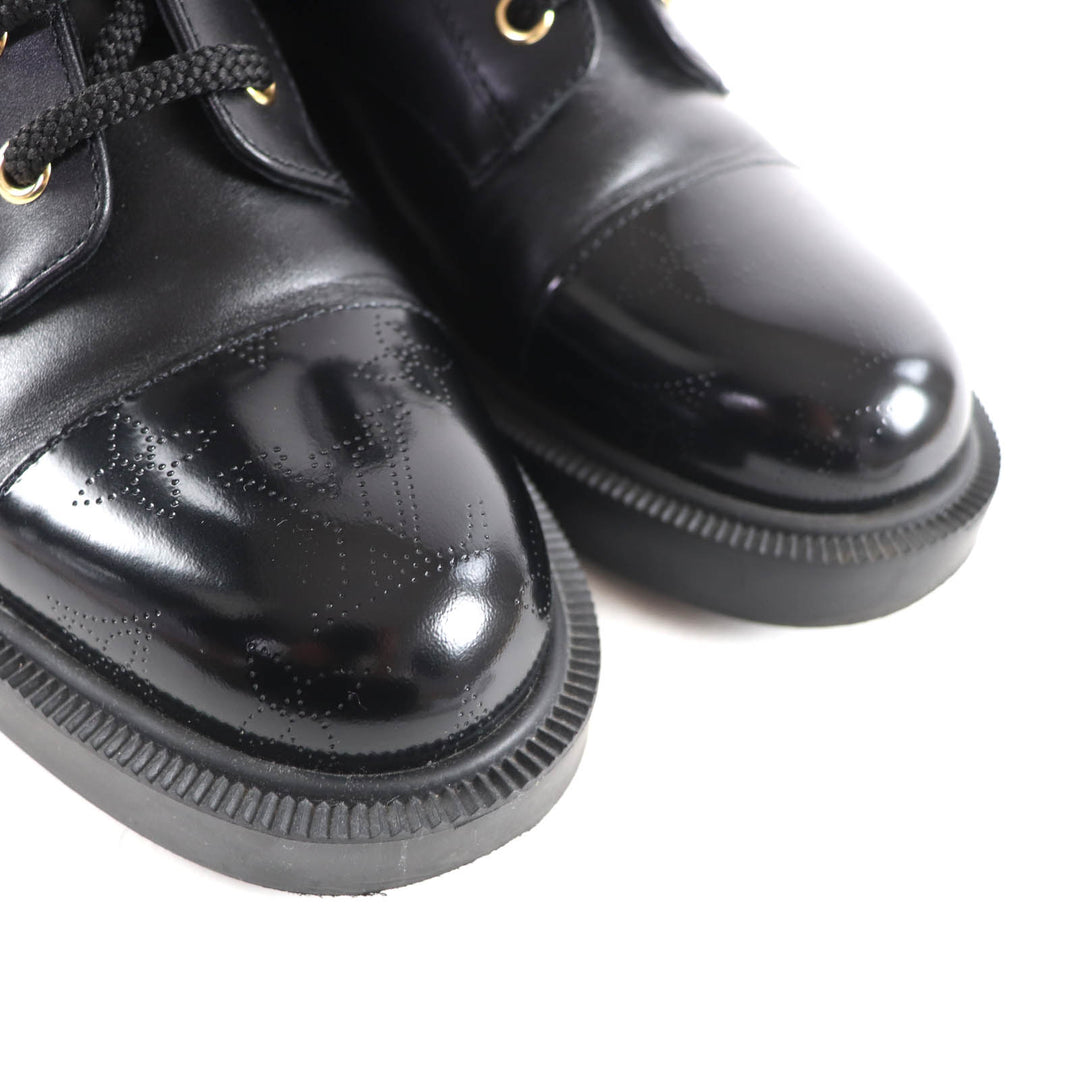 Great LOUIS VUITTON boots Citizen Line Monogram leather shoes with LV patch. 36