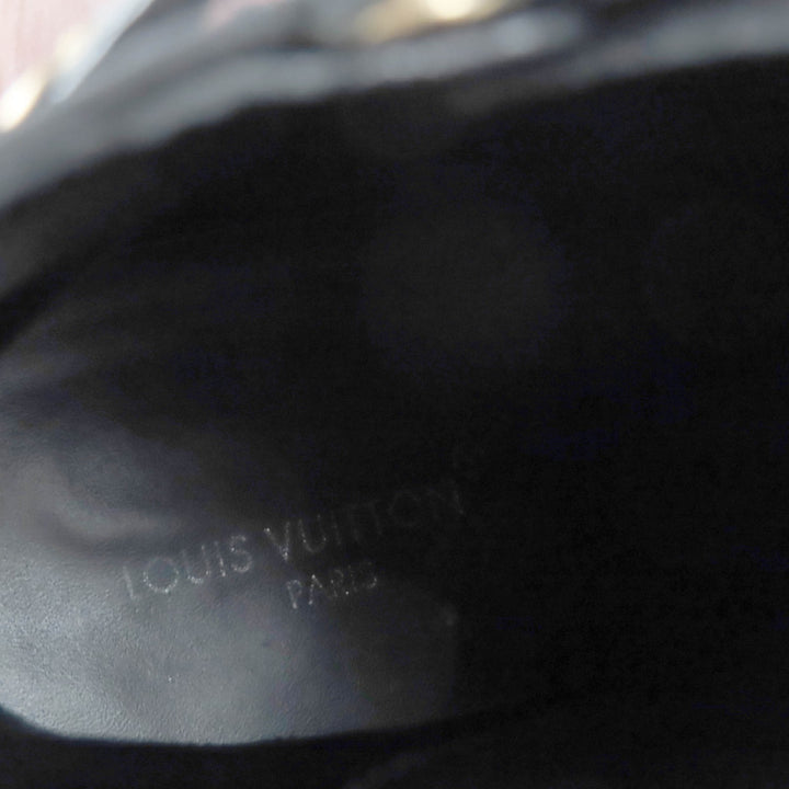 Great LOUIS VUITTON boots Citizen Line Monogram leather shoes with LV patch. 36