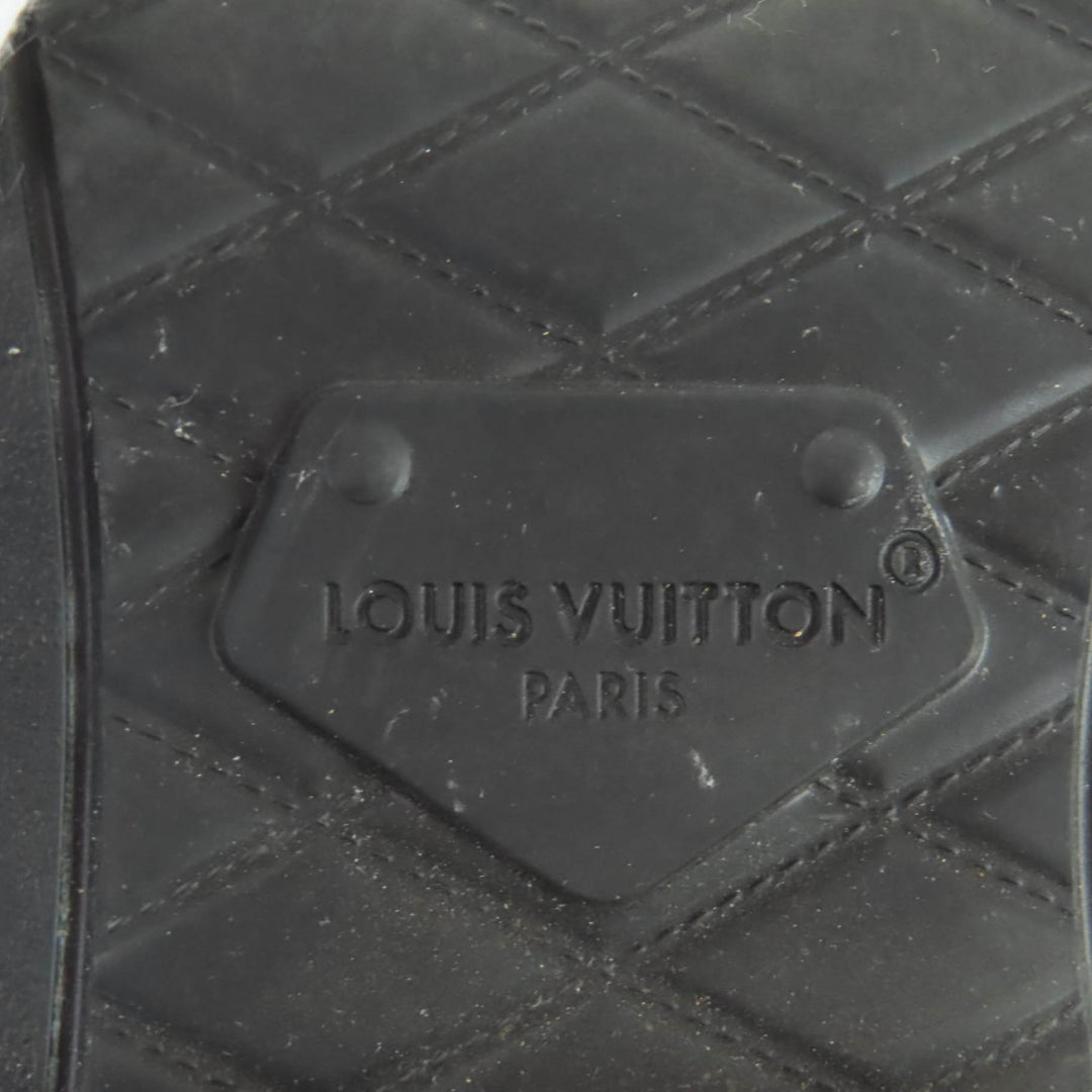 Great LOUIS VUITTON boots Citizen Line Monogram leather shoes with LV patch. 36