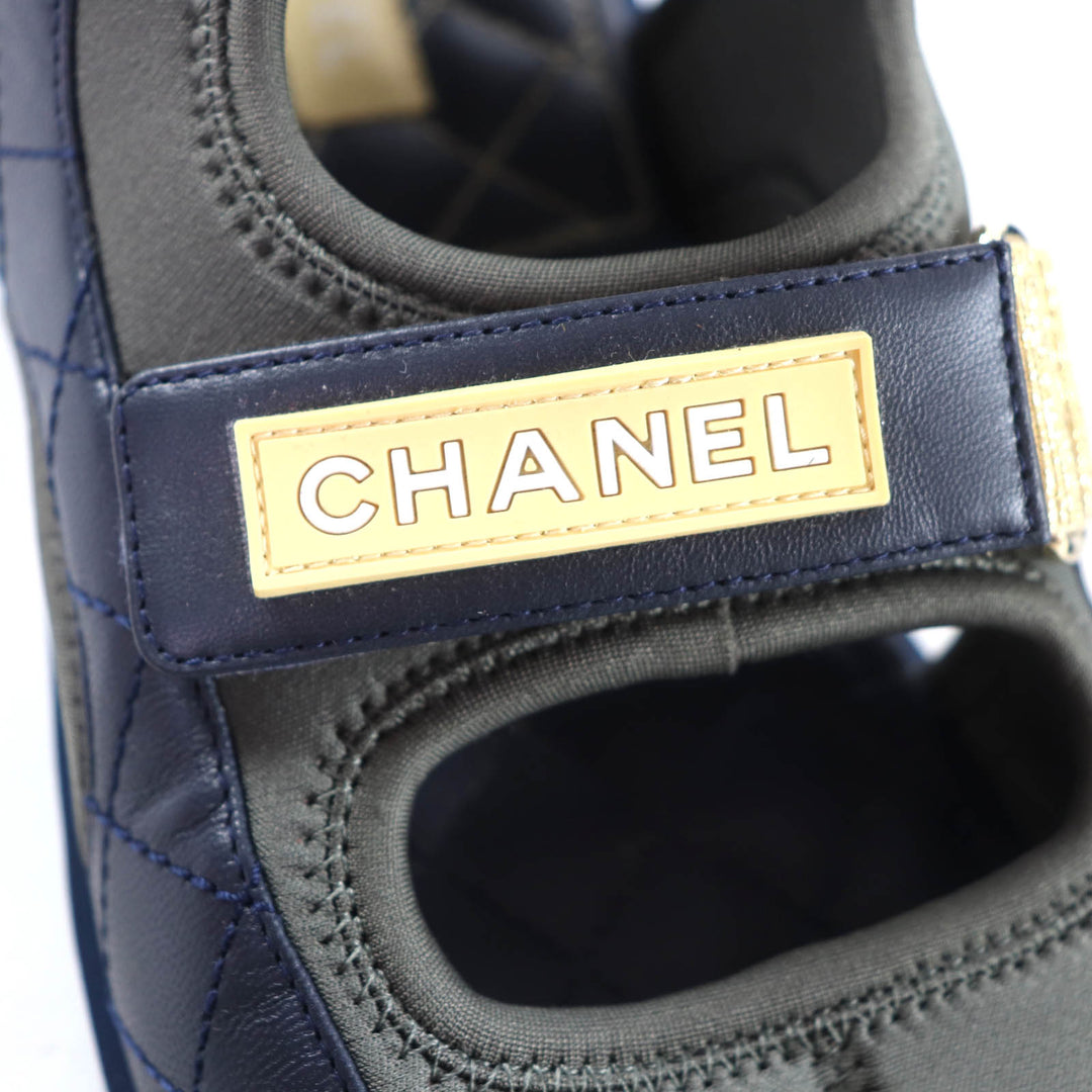 Great CHANEL Sandals COCO Mark Matelassé Fabric Leather khaki 39 G37231
